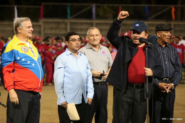 Daniel inaugura Estadio de Béisbol Infantil “Hugo Chávez Frías”