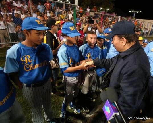 Daniel inaugura Estadio de Béisbol Infantil “Hugo Chávez Frías”