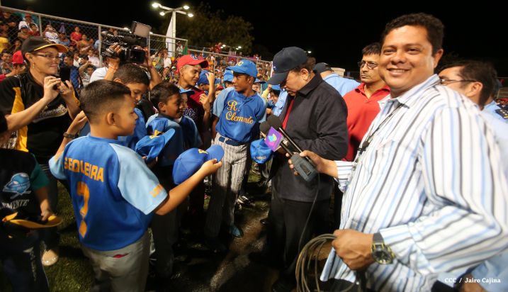 Daniel inaugura Estadio de Béisbol Infantil “Hugo Chávez Frías”