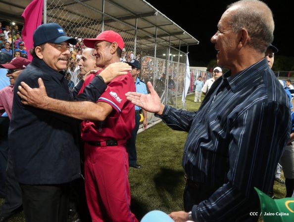 Daniel inaugura Estadio de Béisbol Infantil “Hugo Chávez Frías”