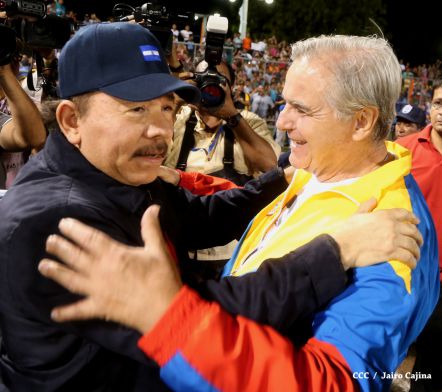 Daniel inaugura Estadio de Béisbol Infantil “Hugo Chávez Frías”