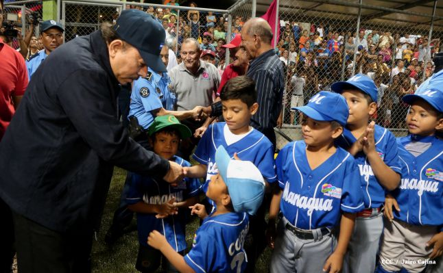 Daniel inaugura Estadio de Béisbol Infantil “Hugo Chávez Frías”