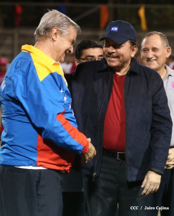 Daniel inaugura Estadio de Béisbol Infantil “Hugo Chávez Frías”