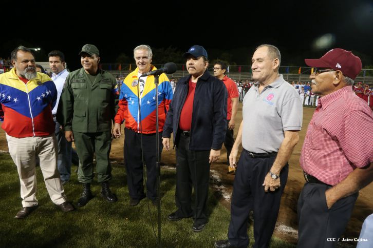Daniel inaugura Estadio de Béisbol Infantil “Hugo Chávez Frías”