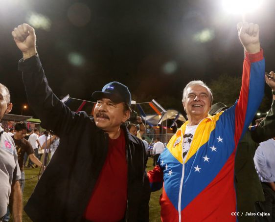 Daniel inaugura Estadio de Béisbol Infantil “Hugo Chávez Frías”