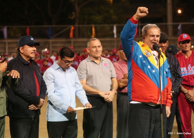 Daniel inaugura Estadio de Béisbol Infantil “Hugo Chávez Frías”