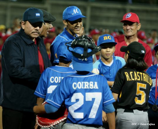 Daniel inaugura Estadio de Béisbol Infantil “Hugo Chávez Frías”