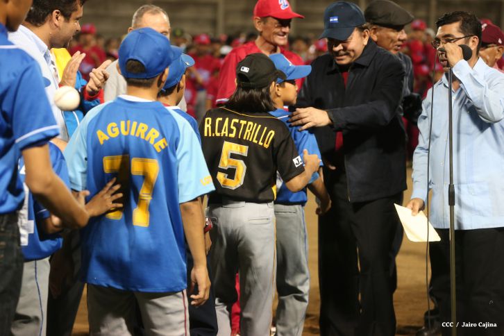 Daniel inaugura Estadio de Béisbol Infantil “Hugo Chávez Frías”