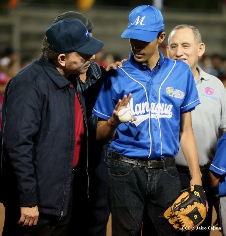 Daniel inaugura Estadio de Béisbol Infantil “Hugo Chávez Frías”