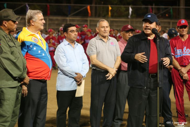 Daniel inaugura Estadio de Béisbol Infantil “Hugo Chávez Frías”