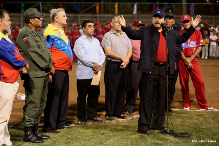 Daniel inaugura Estadio de Béisbol Infantil “Hugo Chávez Frías”