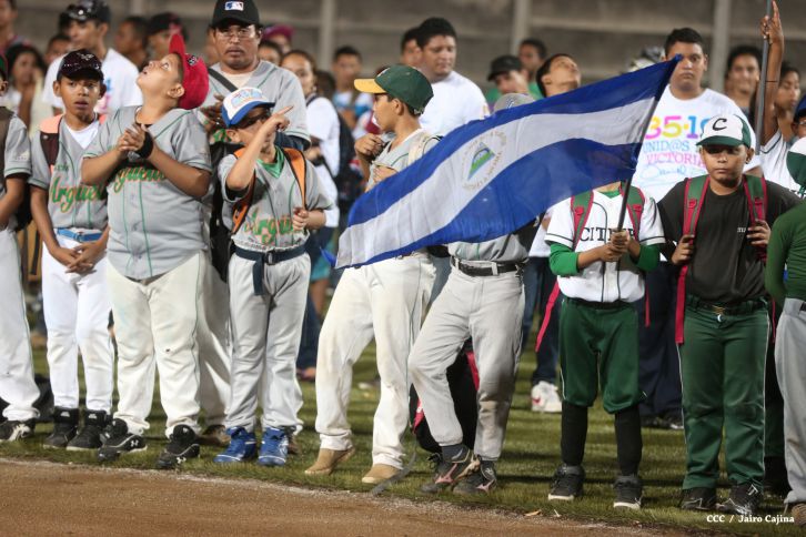 Daniel inaugura Estadio de Béisbol Infantil “Hugo Chávez Frías”