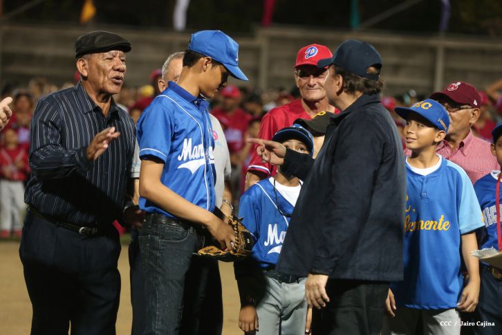 Daniel inaugura Estadio de Béisbol Infantil “Hugo Chávez Frías”