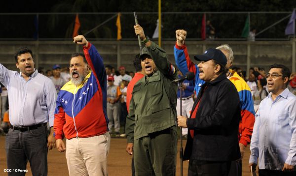 Daniel inaugura Estadio de Béisbol Infantil “Hugo Chávez Frías”