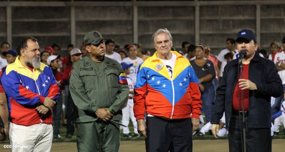Daniel inaugura Estadio de Béisbol Infantil “Hugo Chávez Frías”