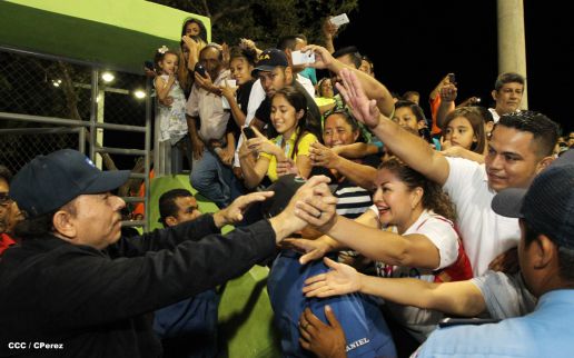 Daniel inaugura Estadio de Béisbol Infantil “Hugo Chávez Frías”