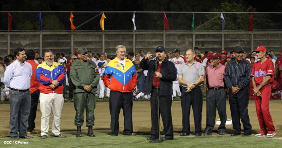 Daniel inaugura Estadio de Béisbol Infantil “Hugo Chávez Frías”