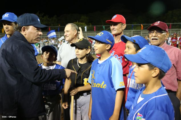 Daniel inaugura Estadio de Béisbol Infantil “Hugo Chávez Frías”