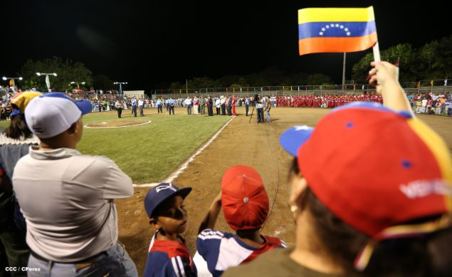 Daniel inaugura Estadio de Béisbol Infantil “Hugo Chávez Frías”