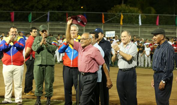 Daniel inaugura Estadio de Béisbol Infantil “Hugo Chávez Frías”