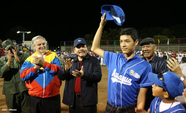 Daniel inaugura Estadio de Béisbol Infantil “Hugo Chávez Frías”