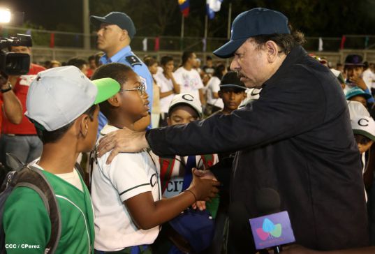 Daniel inaugura Estadio de Béisbol Infantil “Hugo Chávez Frías”