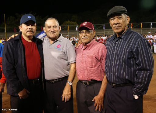 Daniel inaugura Estadio de Béisbol Infantil “Hugo Chávez Frías”