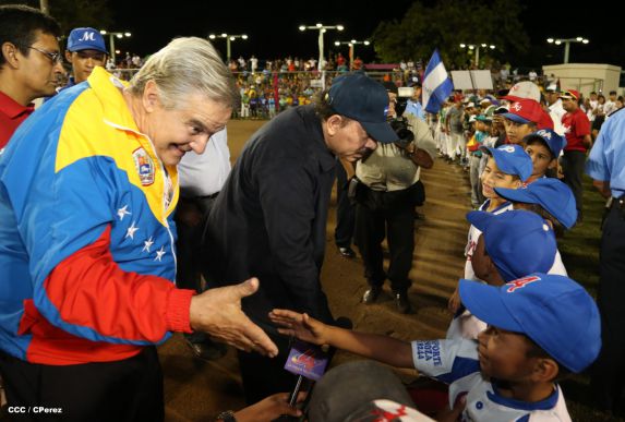 Daniel inaugura Estadio de Béisbol Infantil “Hugo Chávez Frías”