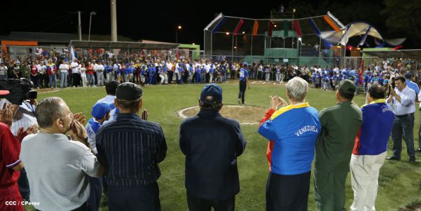 Daniel inaugura Estadio de Béisbol Infantil “Hugo Chávez Frías”