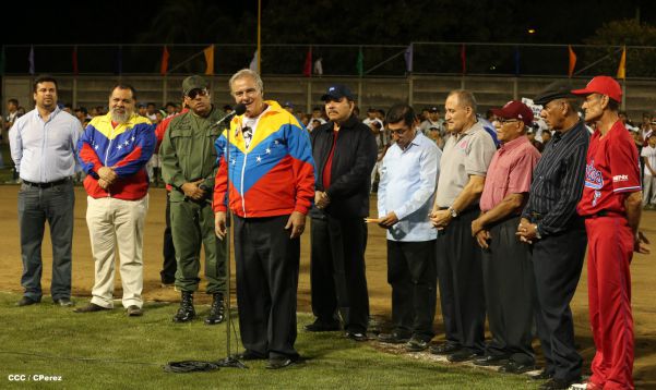 Daniel inaugura Estadio de Béisbol Infantil “Hugo Chávez Frías”