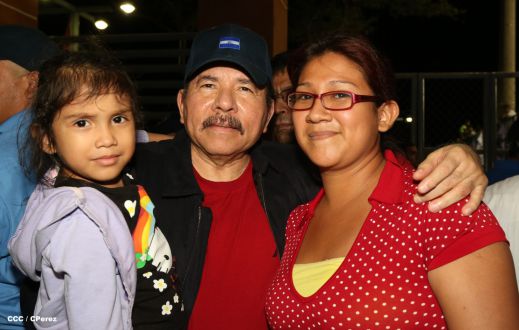 Daniel inaugura Estadio de Béisbol Infantil “Hugo Chávez Frías”