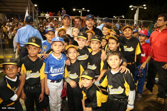 Daniel inaugura Estadio de Béisbol Infantil “Hugo Chávez Frías”
