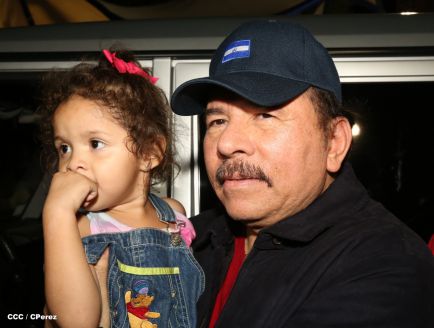 Daniel inaugura Estadio de Béisbol Infantil “Hugo Chávez Frías”