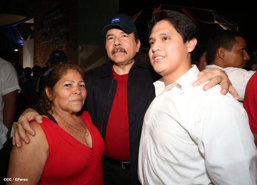 Daniel inaugura Estadio de Béisbol Infantil “Hugo Chávez Frías”