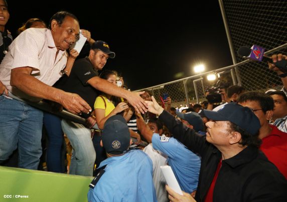 Daniel inaugura Estadio de Béisbol Infantil “Hugo Chávez Frías”