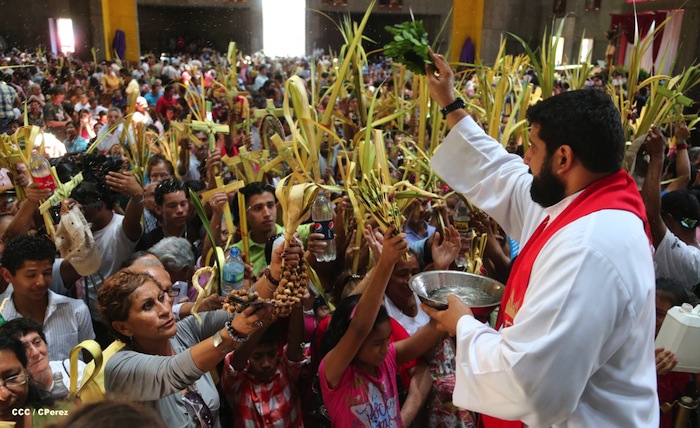 Procesión de la Burrita en Managua (Semana Santa 2013)
