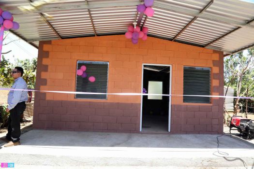 Entregan viviendas a familias de Masachapa