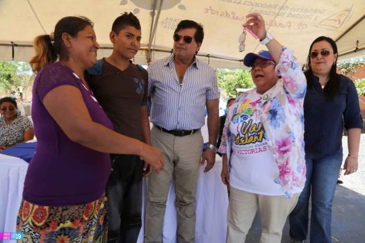 Entregan viviendas a familias de Masachapa