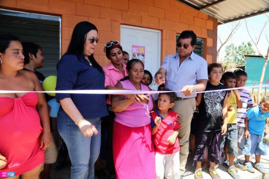 Entregan viviendas a familias de Masachapa