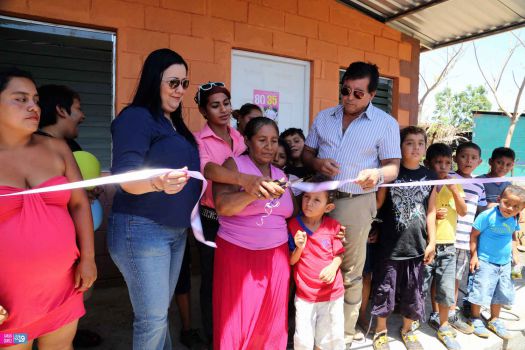 Entregan viviendas a familias de Masachapa