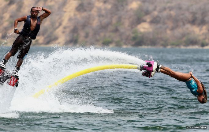 Intur promueve show de Flyboarding en centros turísticos del país