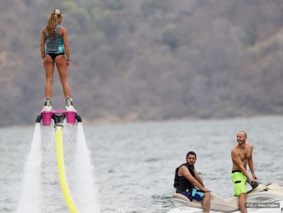 Intur promueve show de Flyboarding en centros turísticos del país