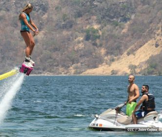 Intur promueve show de Flyboarding en centros turísticos del país