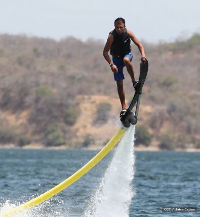 Intur promueve show de Flyboarding en centros turísticos del país