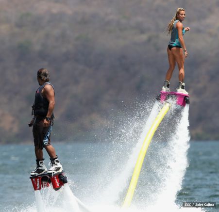 Intur promueve show de Flyboarding en centros turísticos del país