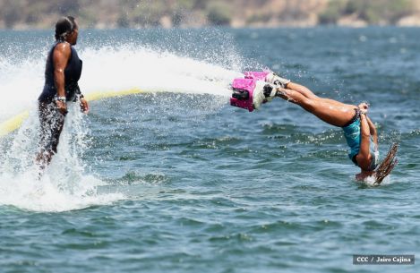 Intur promueve show de Flyboarding en centros turísticos del país