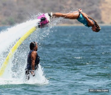 Intur promueve show de Flyboarding en centros turísticos del país