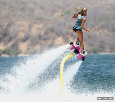 Intur promueve show de Flyboarding en centros turísticos del país