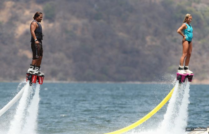 Intur promueve show de Flyboarding en centros turísticos del país