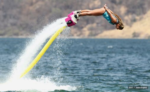 Intur promueve show de Flyboarding en centros turísticos del país